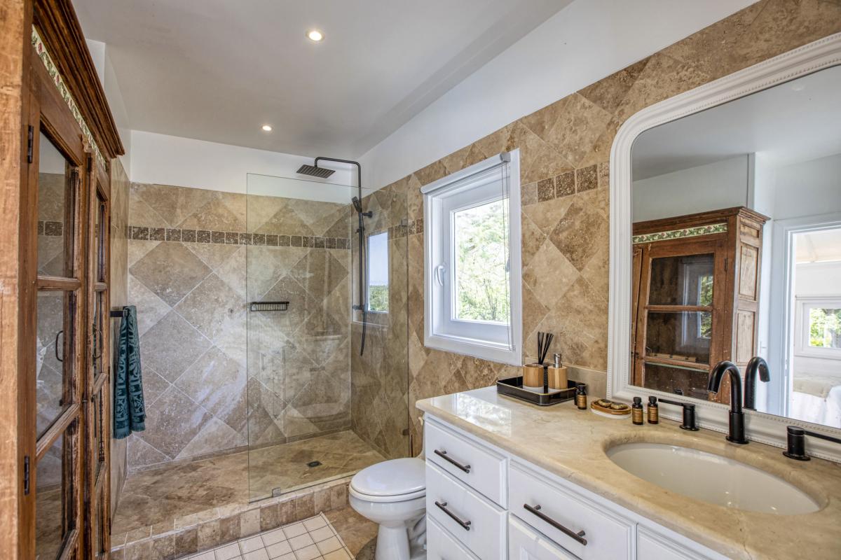 A louer villa 3 chambre Terres Basses Saint Martin_ Salle d'eau - 22